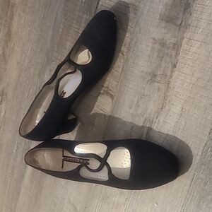 EUC Trotters Jamie Cross-Strap Pumps Ballroom Dancing Women's Sz 9M